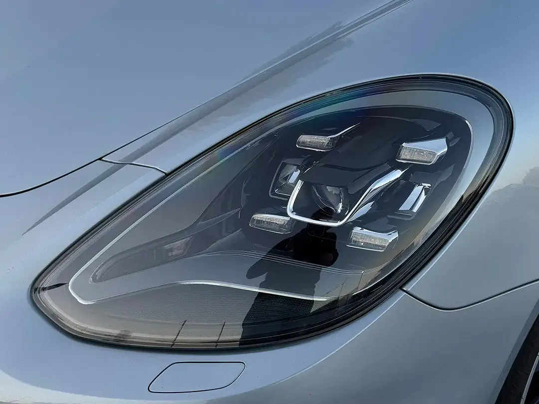 Porsche Panamera - Thumbnail 8