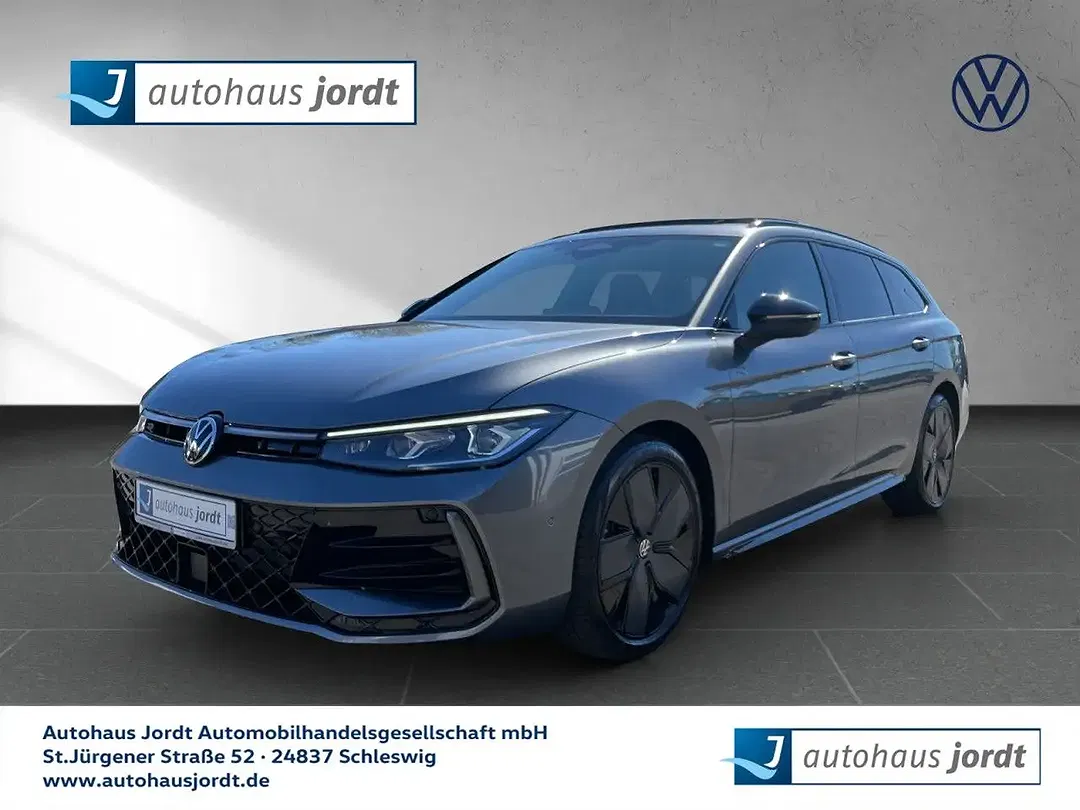 Volkswagen Passat Variant - Thumbnail 1