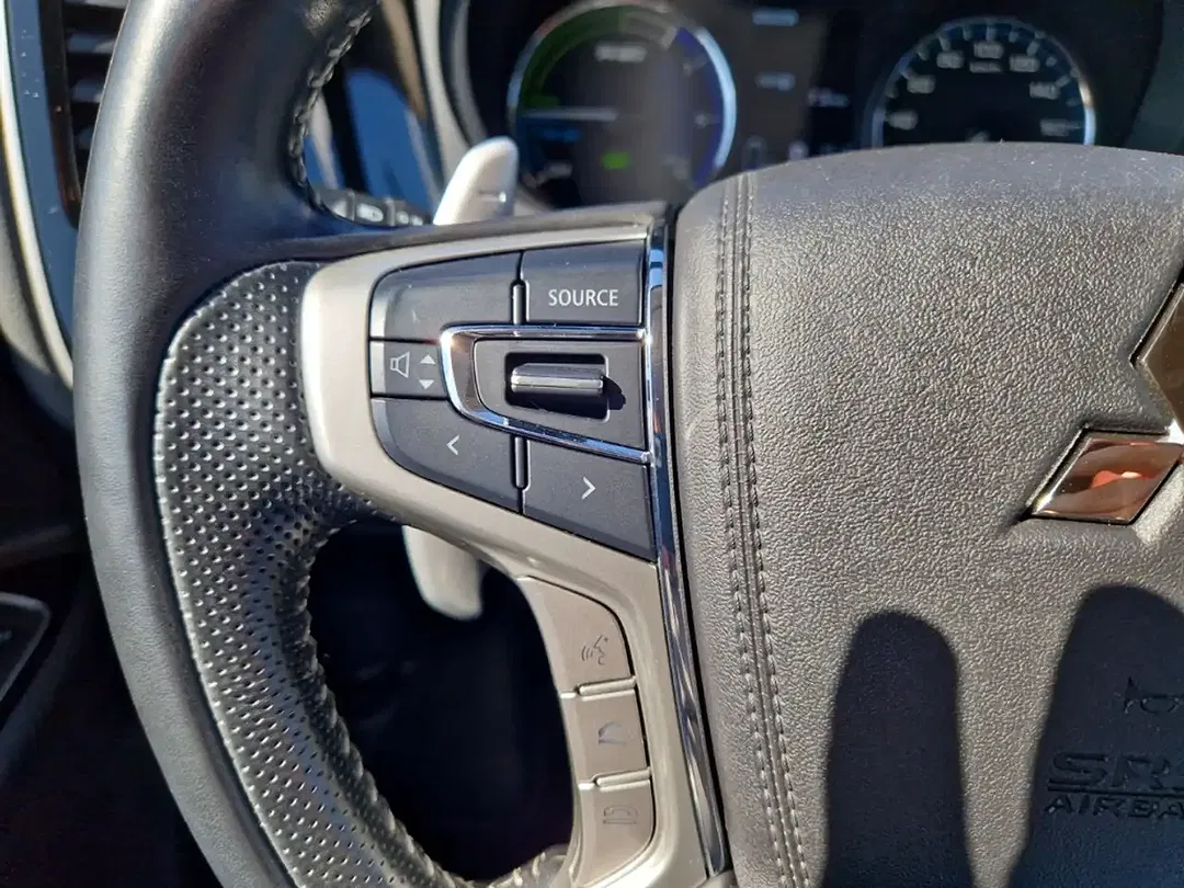 Mitsubishi Outlander - Thumbnail 13