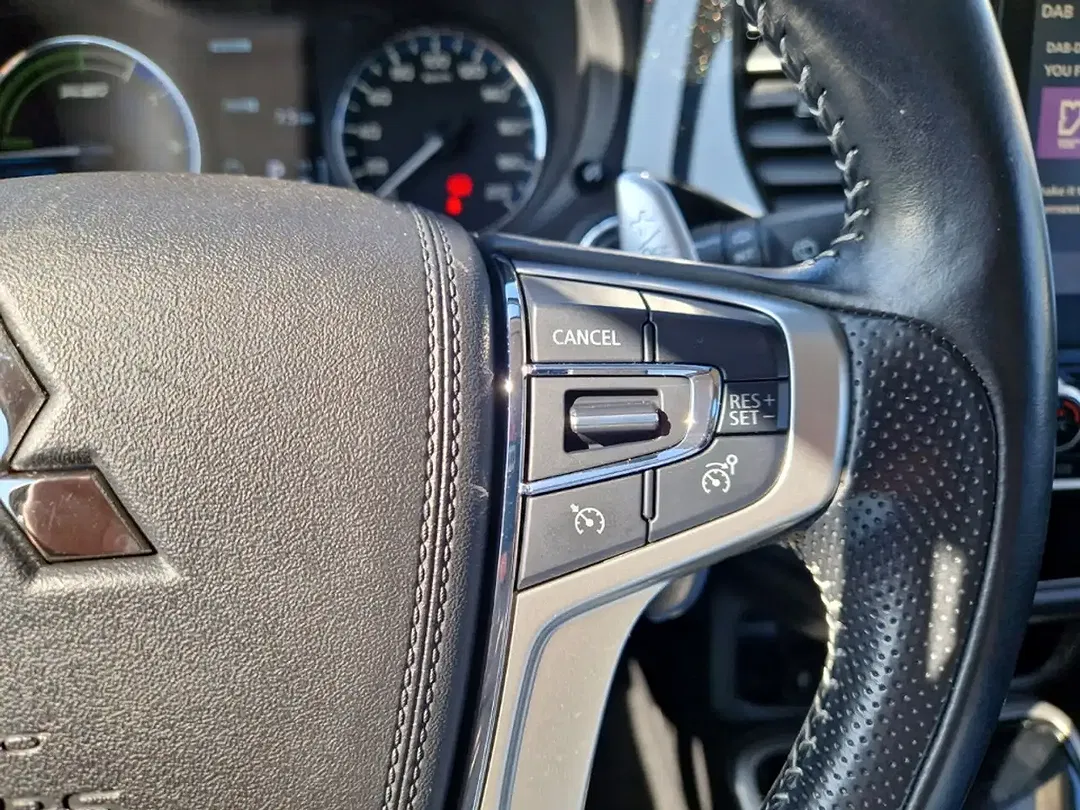 Mitsubishi Outlander - Thumbnail 14