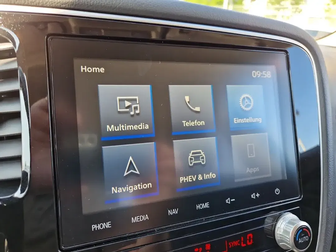 Mitsubishi Outlander - Thumbnail 15