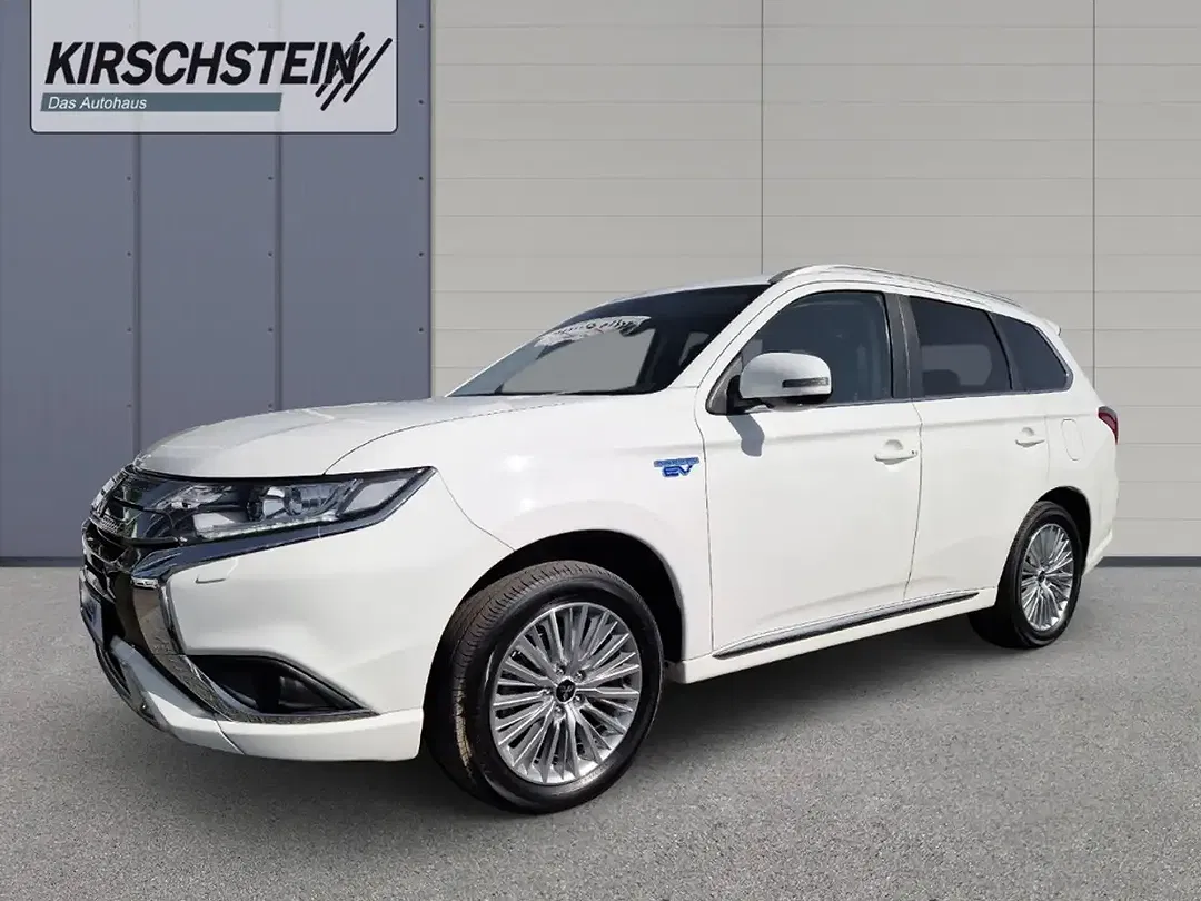 Mitsubishi Outlander - Thumbnail 2