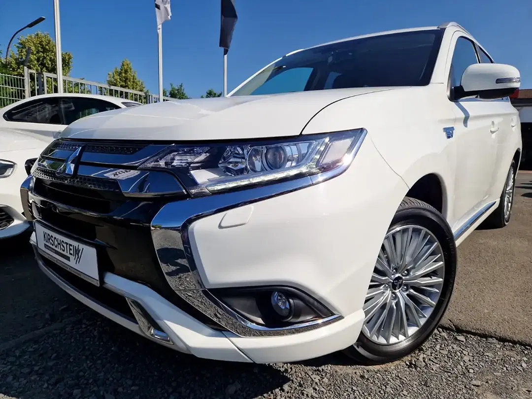 Mitsubishi Outlander - Thumbnail 5