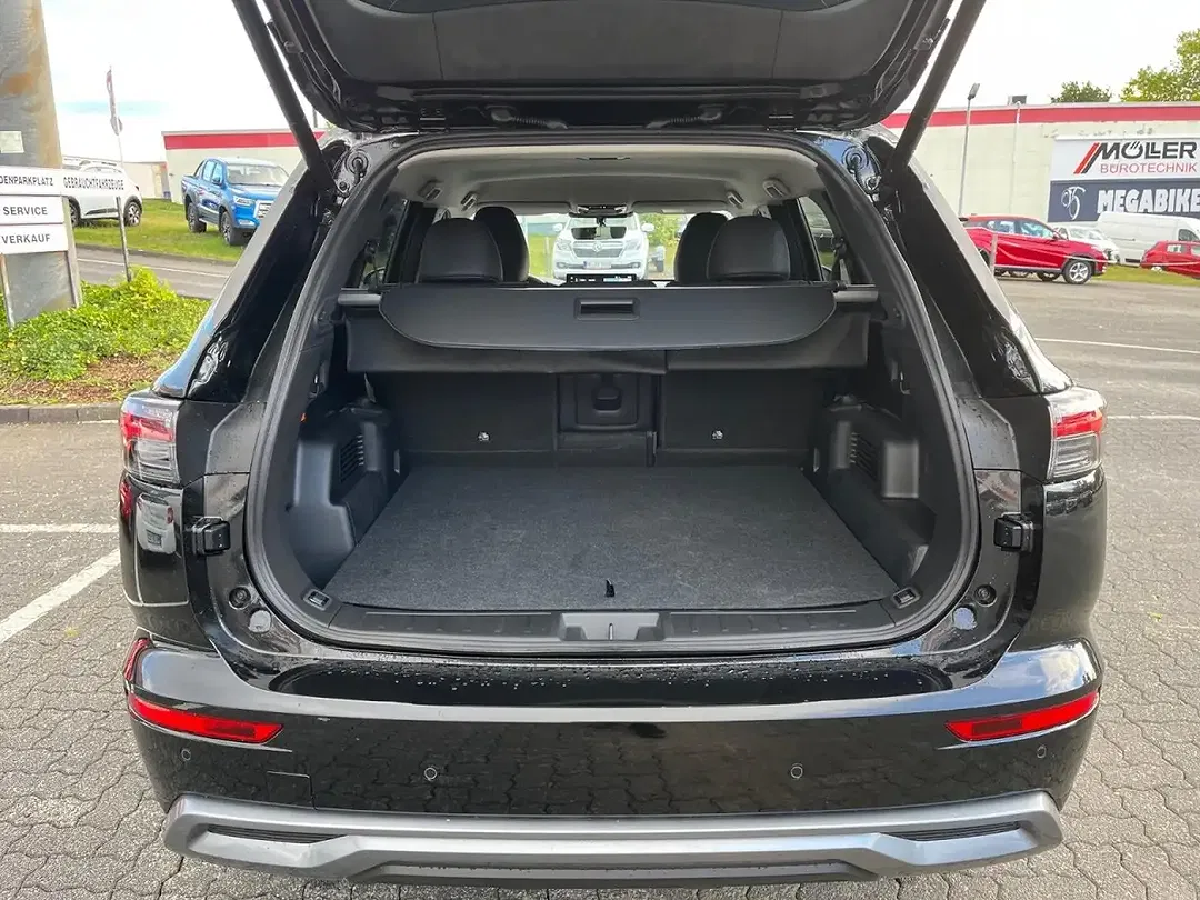Mitsubishi Outlander - Thumbnail 12