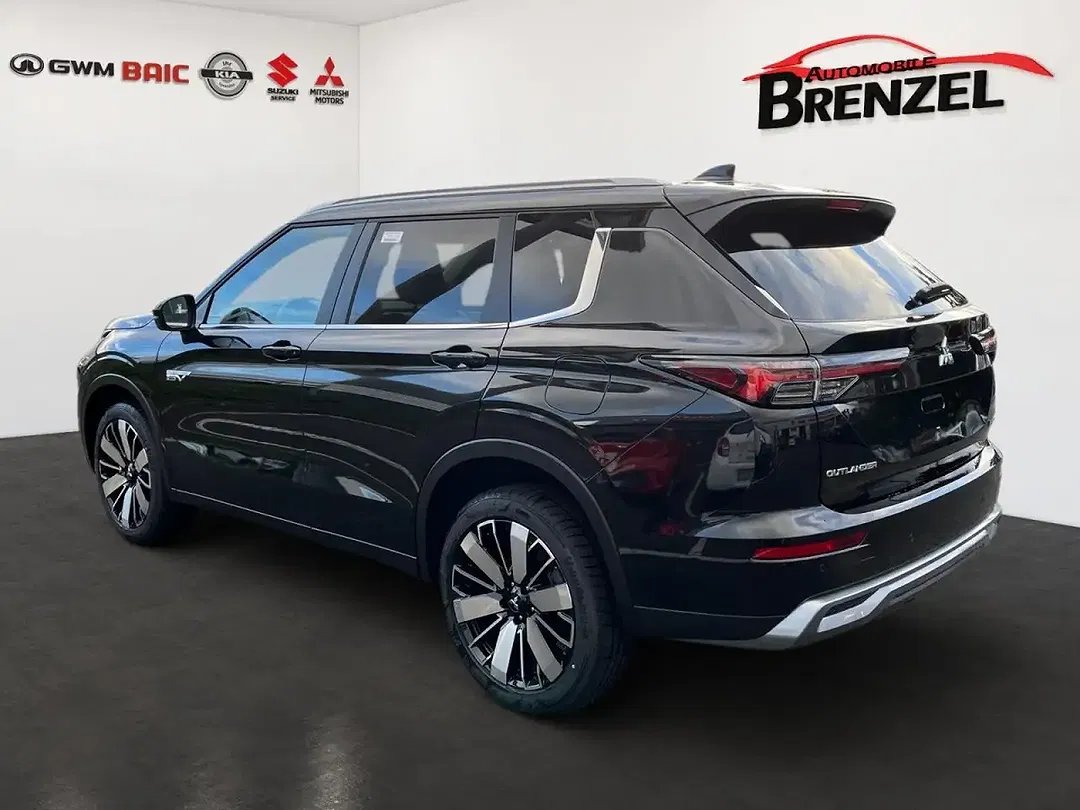 Mitsubishi Outlander - Thumbnail 4