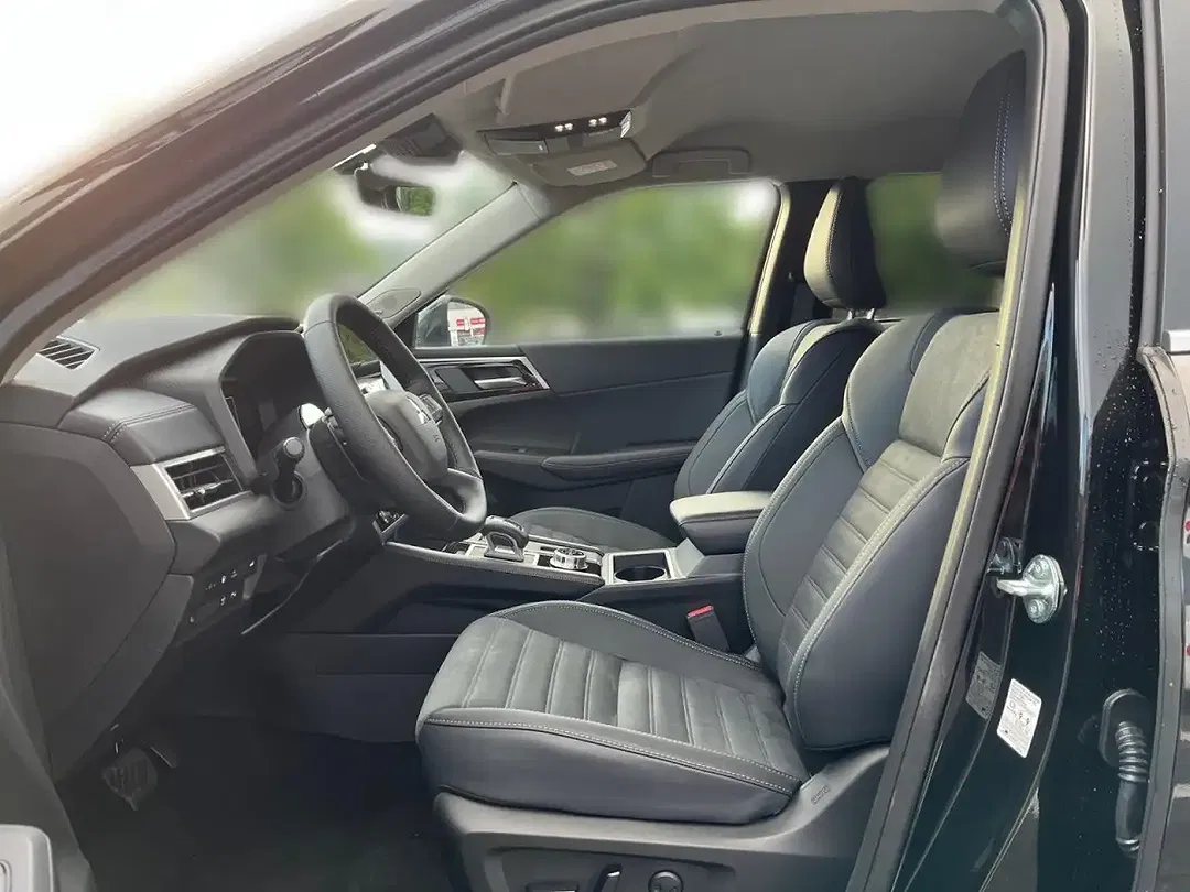 Mitsubishi Outlander - Thumbnail 7