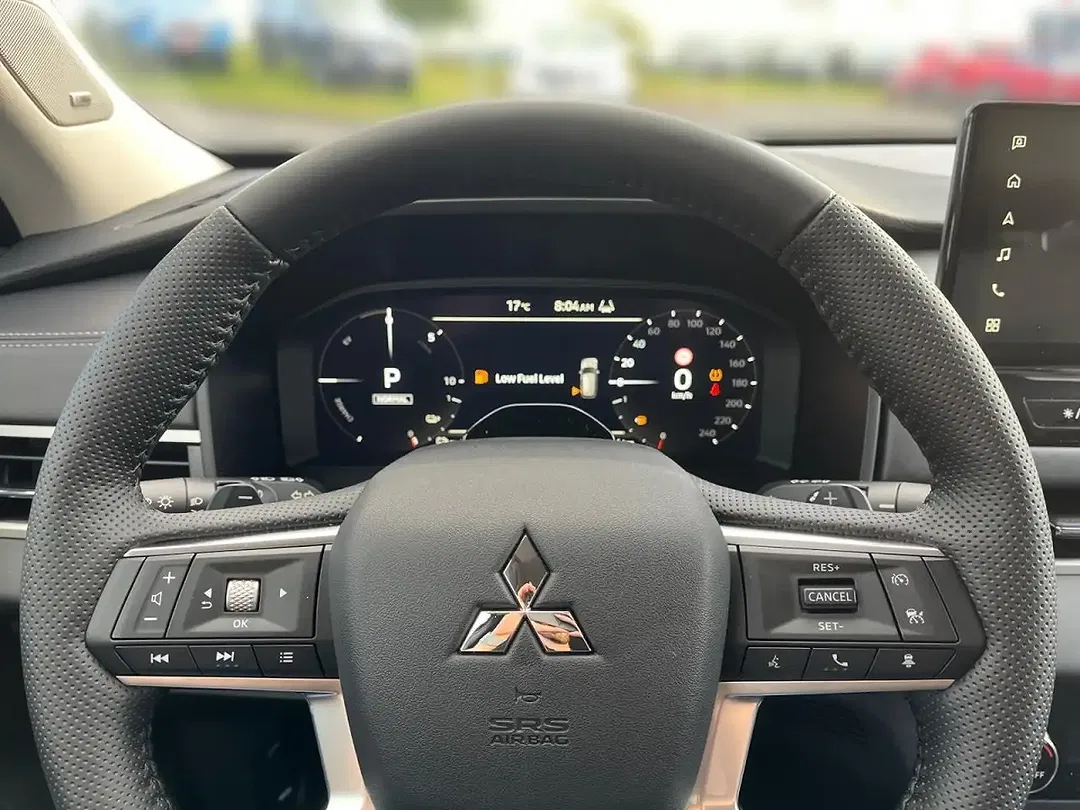 Mitsubishi Outlander - Thumbnail 8
