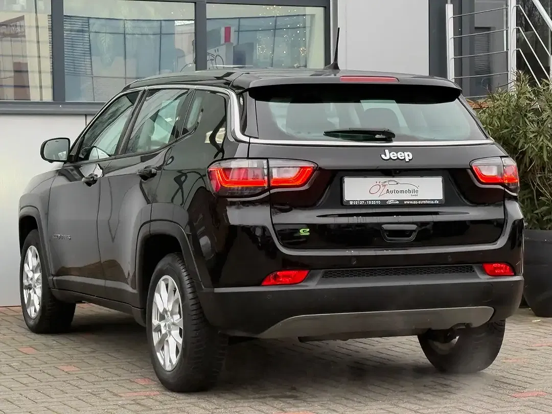 Jeep Compass - Thumbnail 9