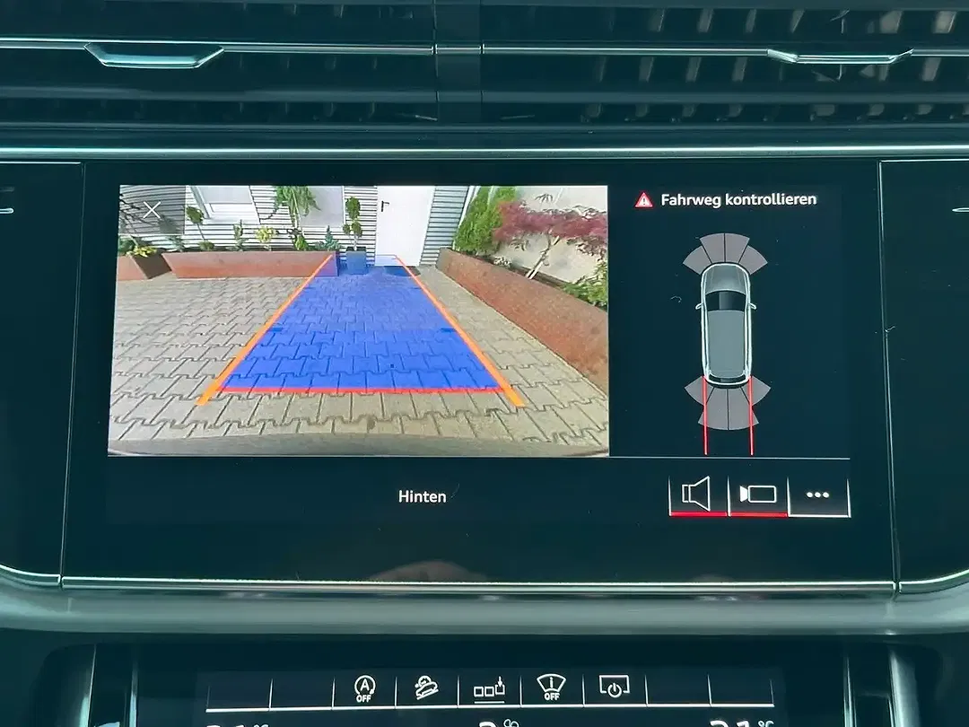Audi SQ7 - Thumbnail 4
