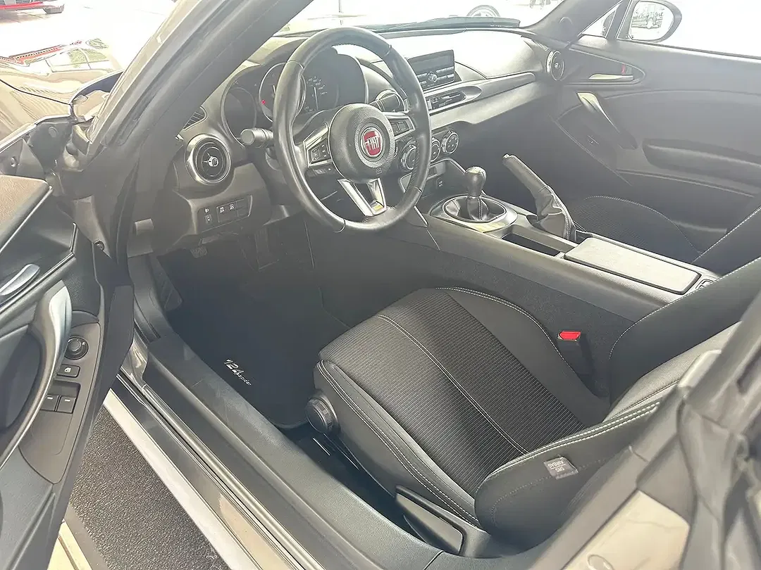 Fiat 124 Spider - Thumbnail 10