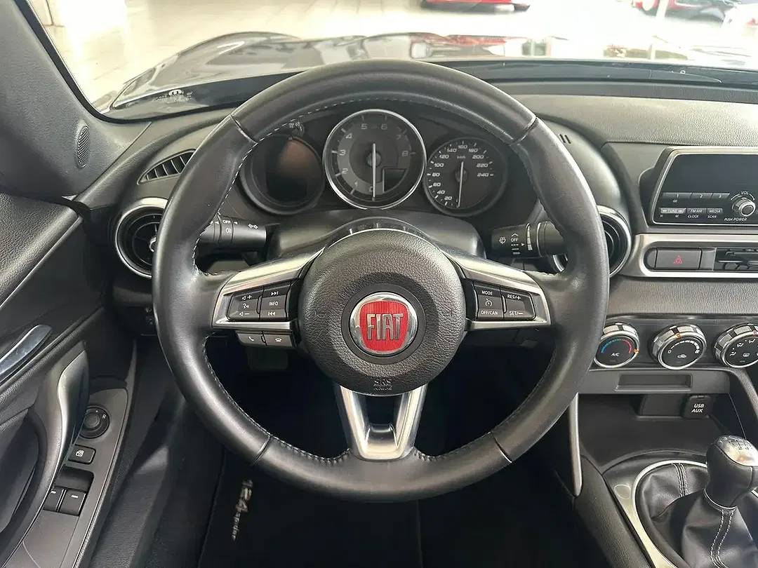 Fiat 124 Spider - Thumbnail 11
