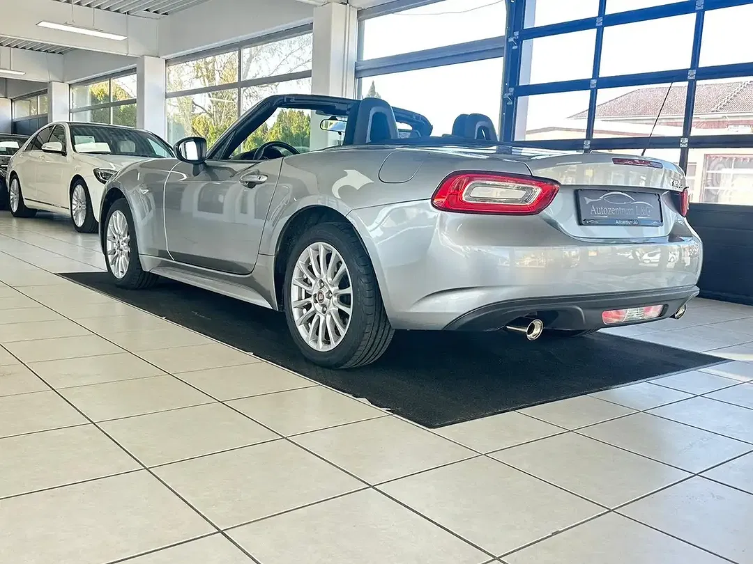 Fiat 124 Spider - Thumbnail 4