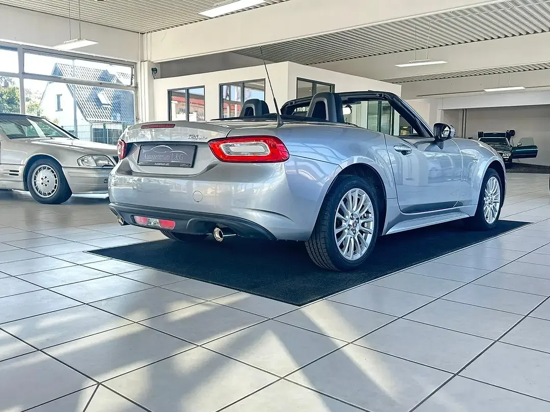 Fiat 124 Spider - Thumbnail 5