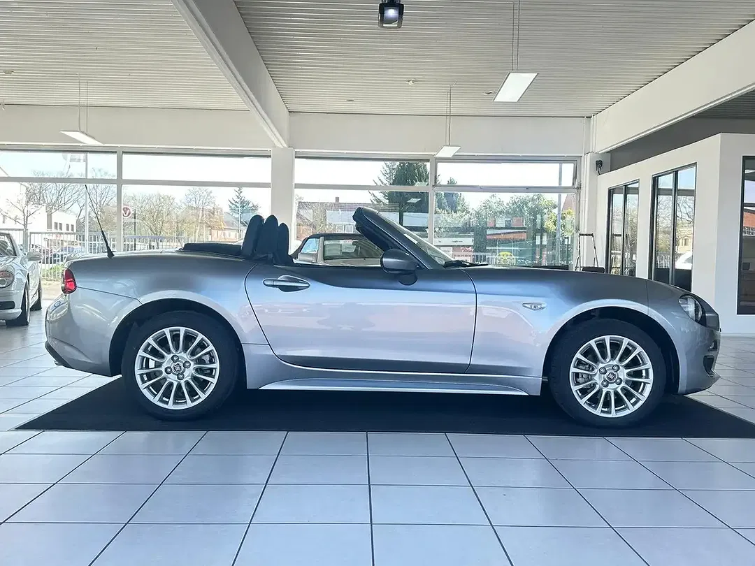 Fiat 124 Spider - Thumbnail 7