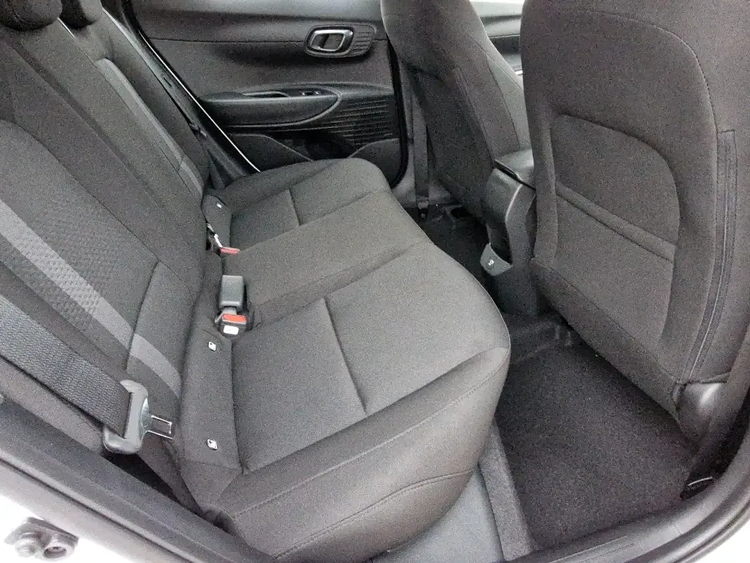 Hyundai i20 - Thumbnail 13