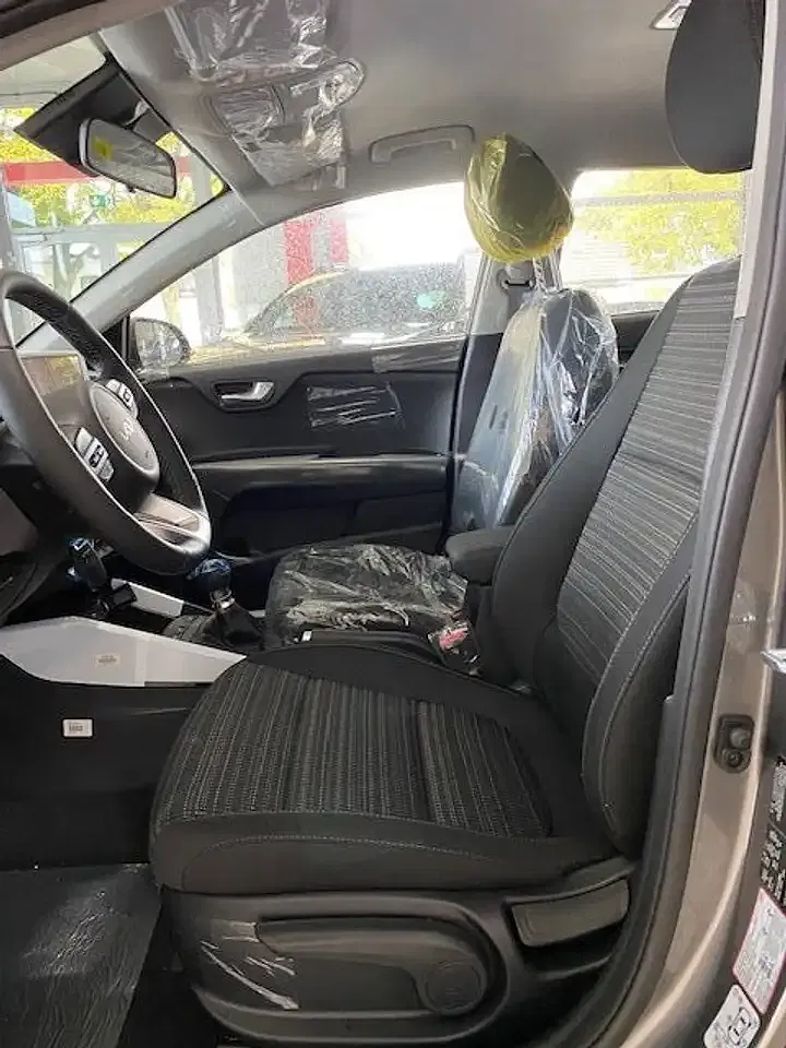 Kia Stonic - Thumbnail 6