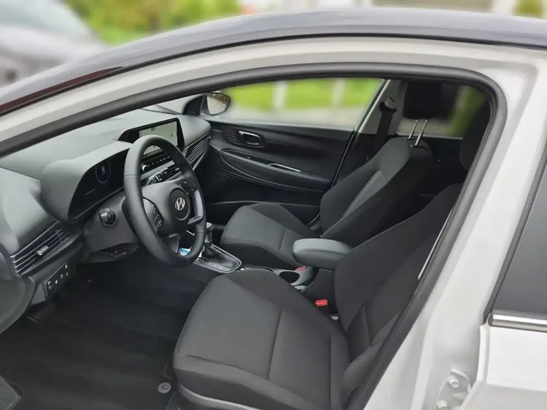 Hyundai i20 - Thumbnail 13