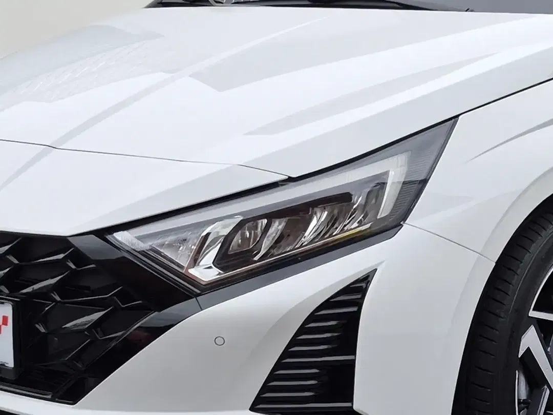 Hyundai i20 - Thumbnail 9