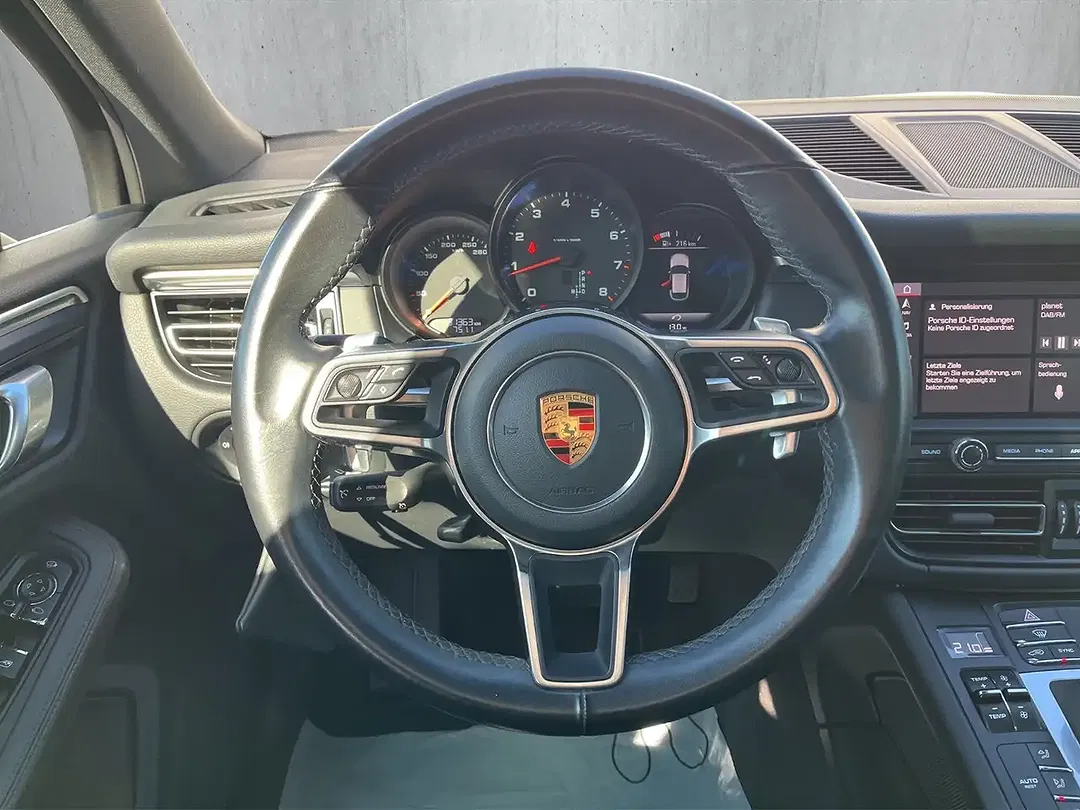 Porsche Macan - Thumbnail 13