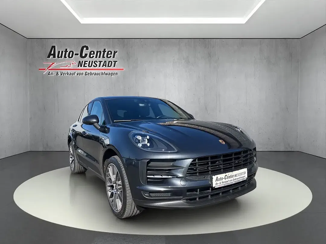 Porsche Macan - Thumbnail 2