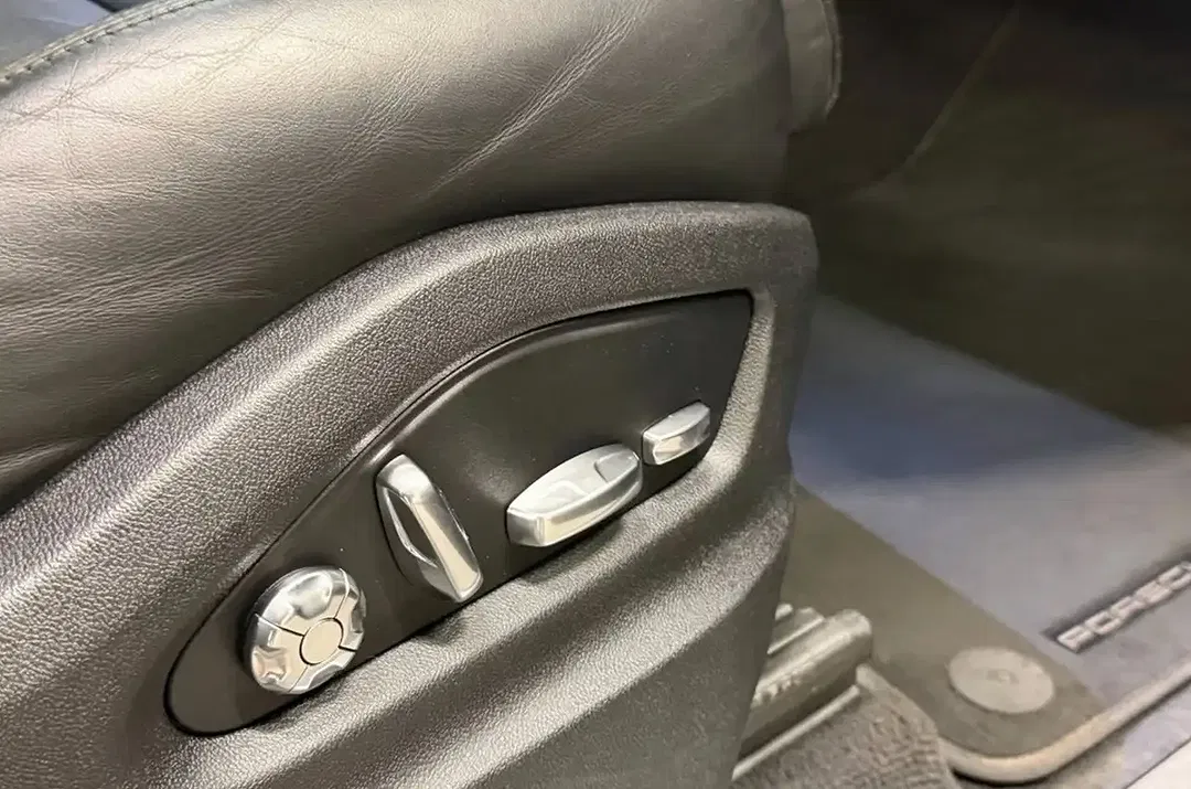 Porsche Cayenne - Thumbnail 10
