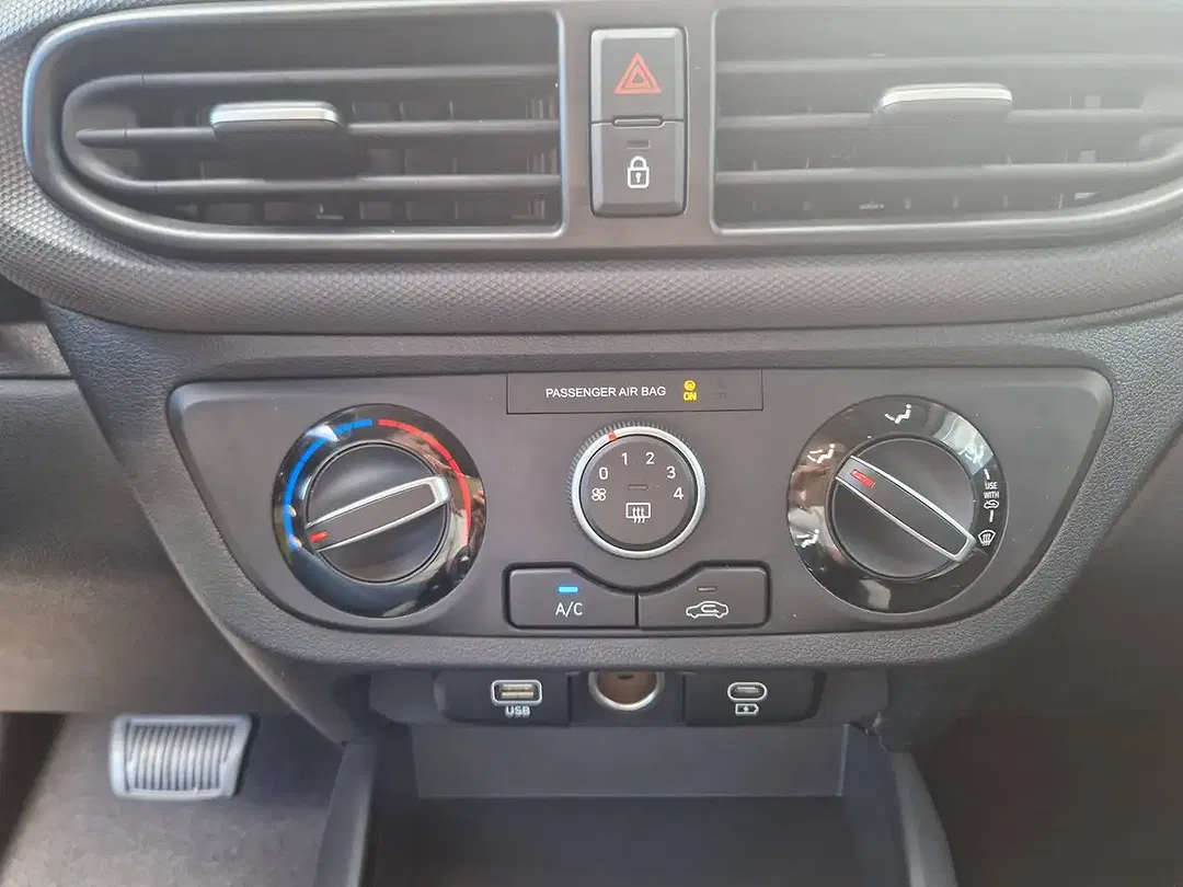 Hyundai i10 - Thumbnail 16