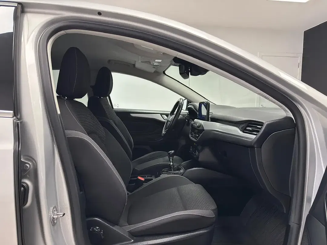 Ford Focus - Thumbnail 12
