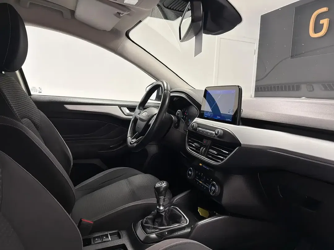 Ford Focus - Thumbnail 13