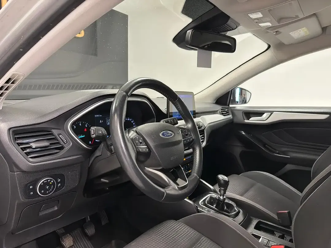 Ford Focus - Thumbnail 14