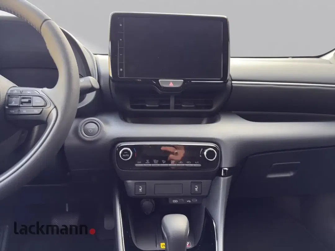Toyota Yaris - Thumbnail 14
