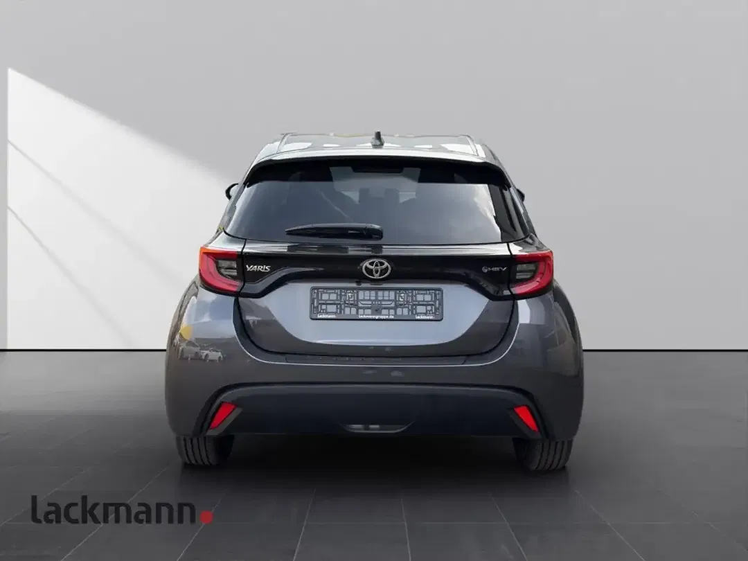 Toyota Yaris - Thumbnail 7