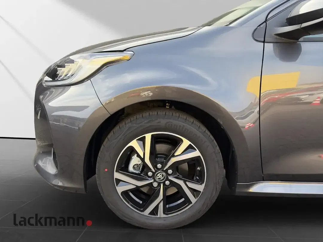 Toyota Yaris - Thumbnail 8