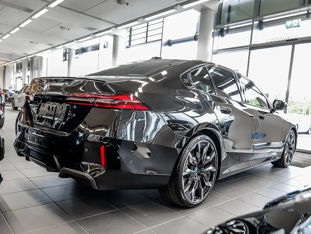 BMW 520 - Thumbnail 2