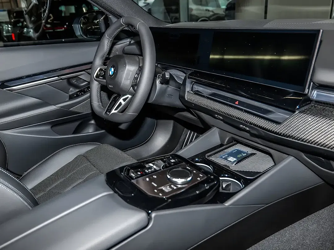BMW 520 - Thumbnail 3