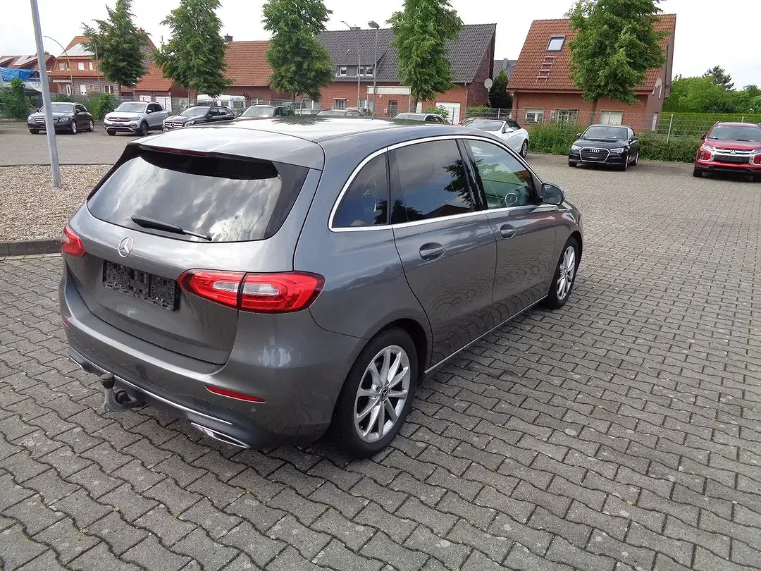 Mercedes-Benz B 180 - Thumbnail 3