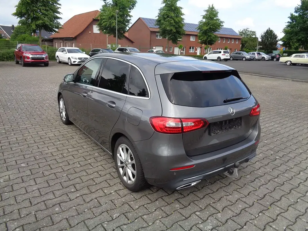 Mercedes-Benz B 180 - Thumbnail 4