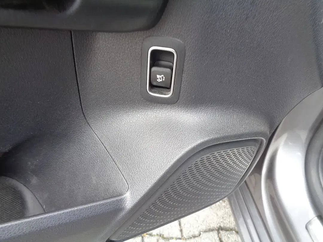 Mercedes-Benz B 180 - Thumbnail 9