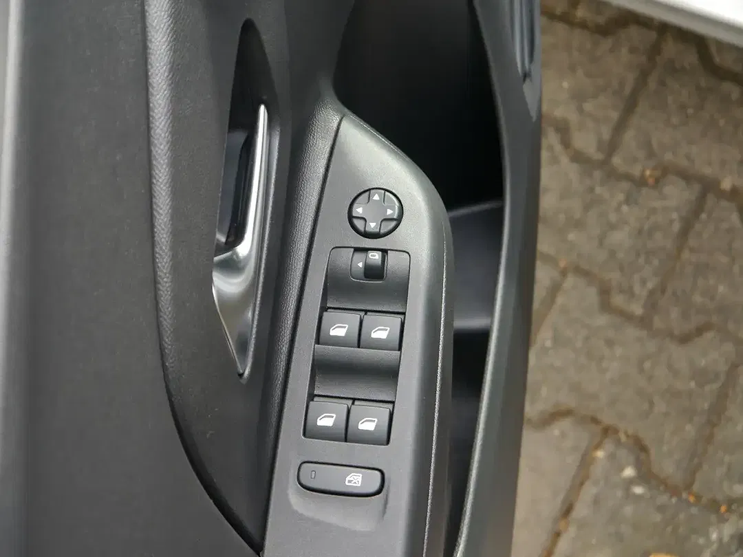 Opel Corsa - Thumbnail 13
