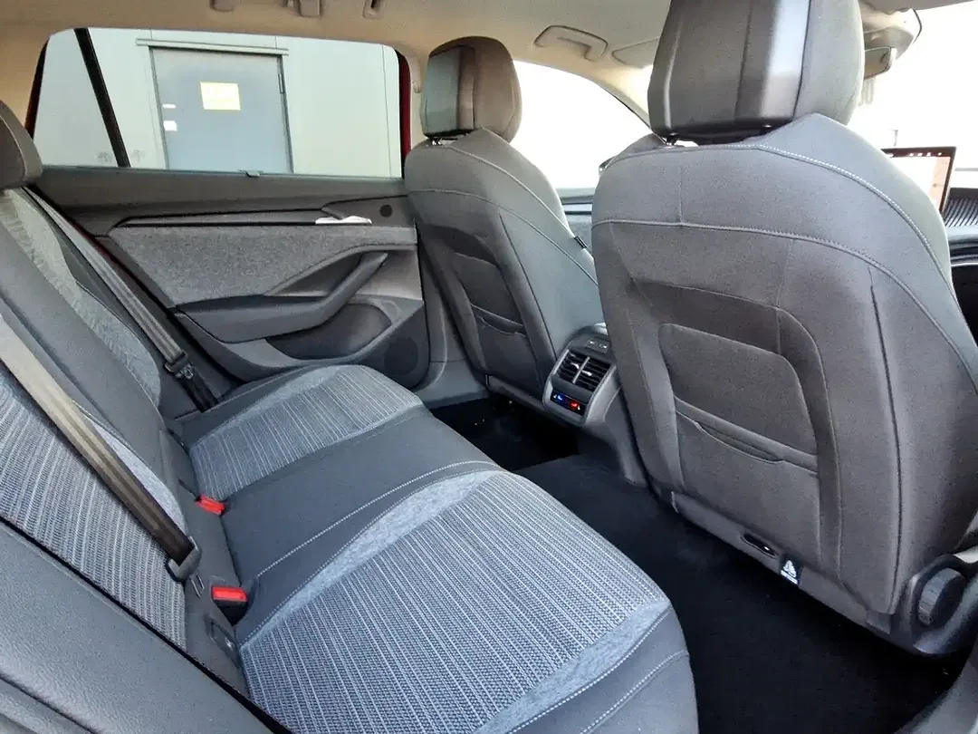 Skoda Superb - Thumbnail 9