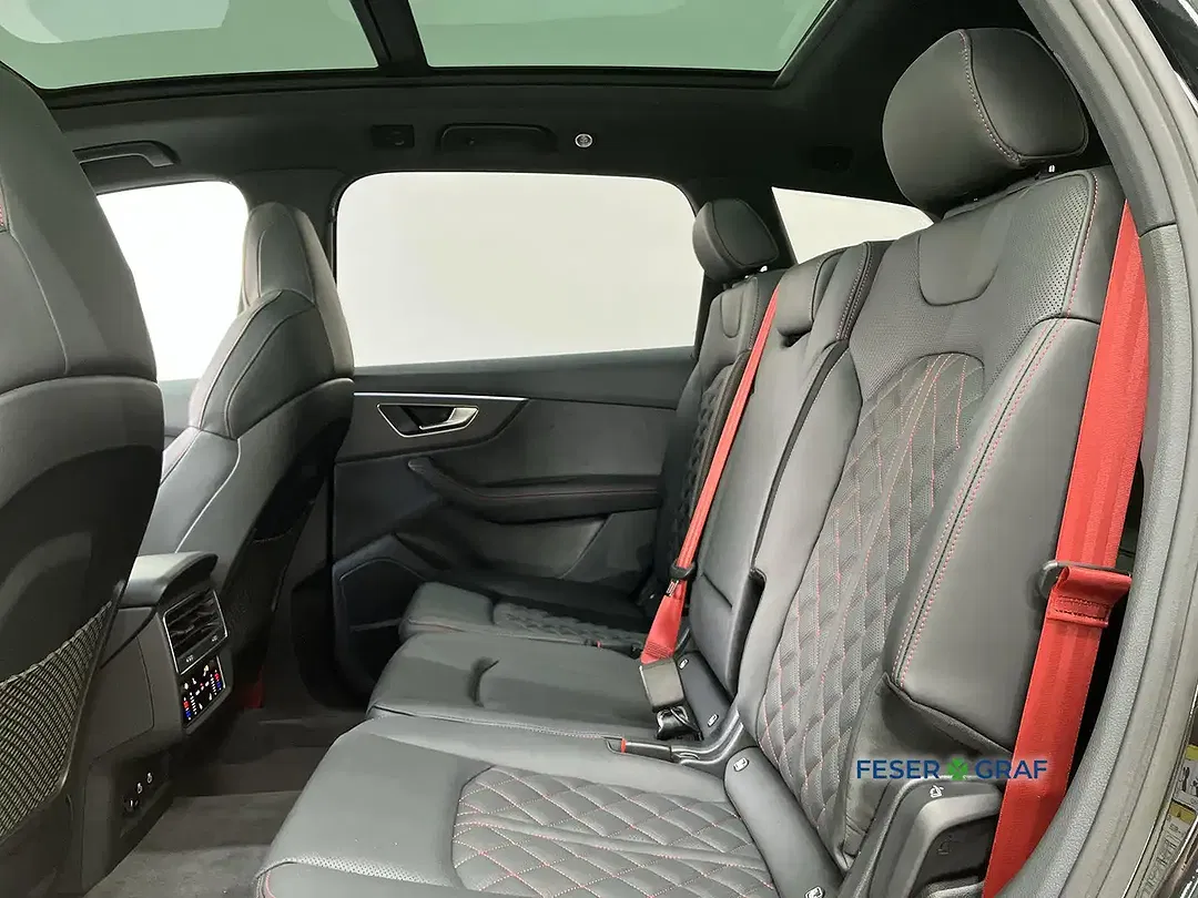 Audi Q7 - Thumbnail 12