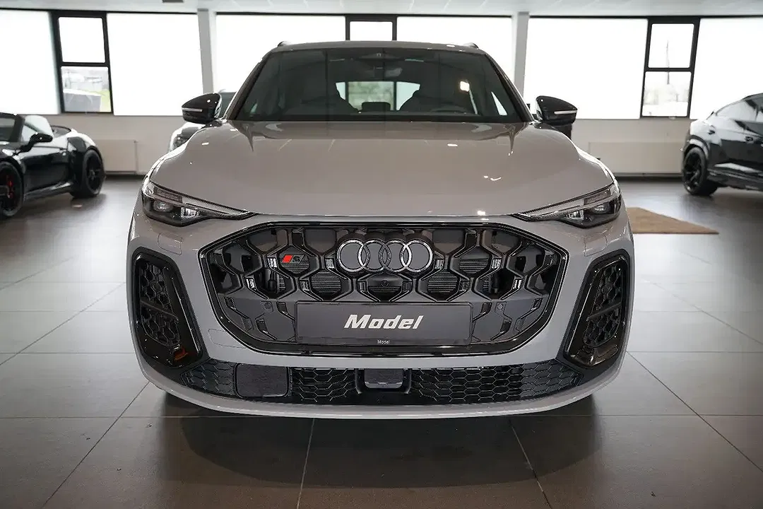 Audi SQ5 - Thumbnail 3