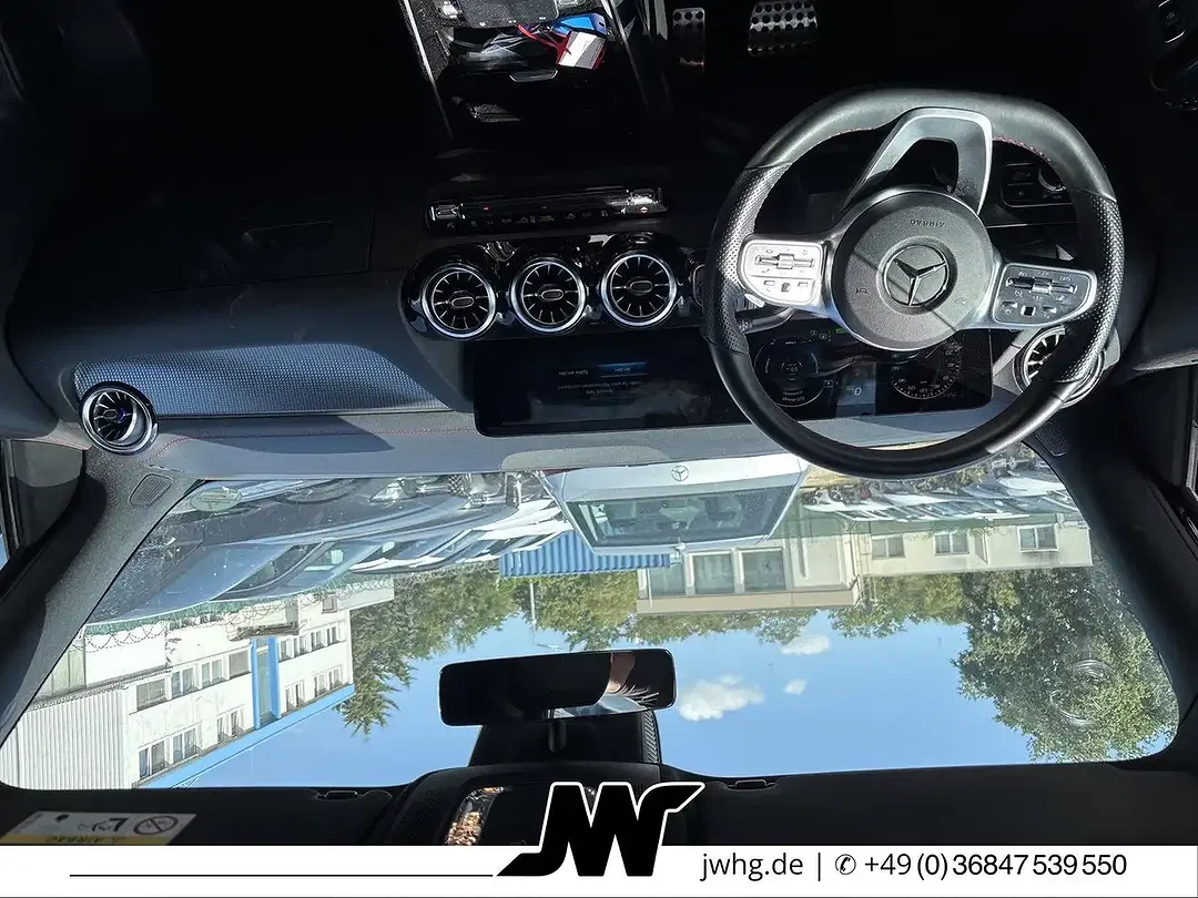 Mercedes-Benz EQA 250 - Thumbnail 3