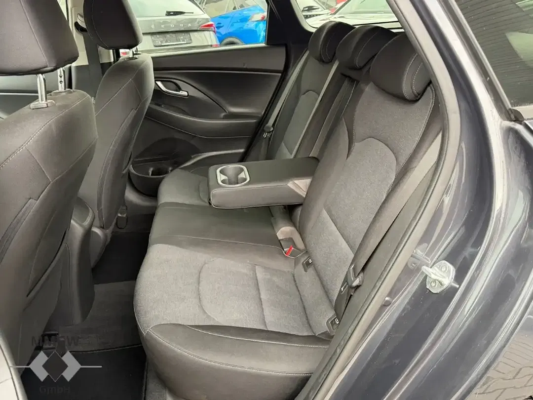 Hyundai i30 - Thumbnail 9