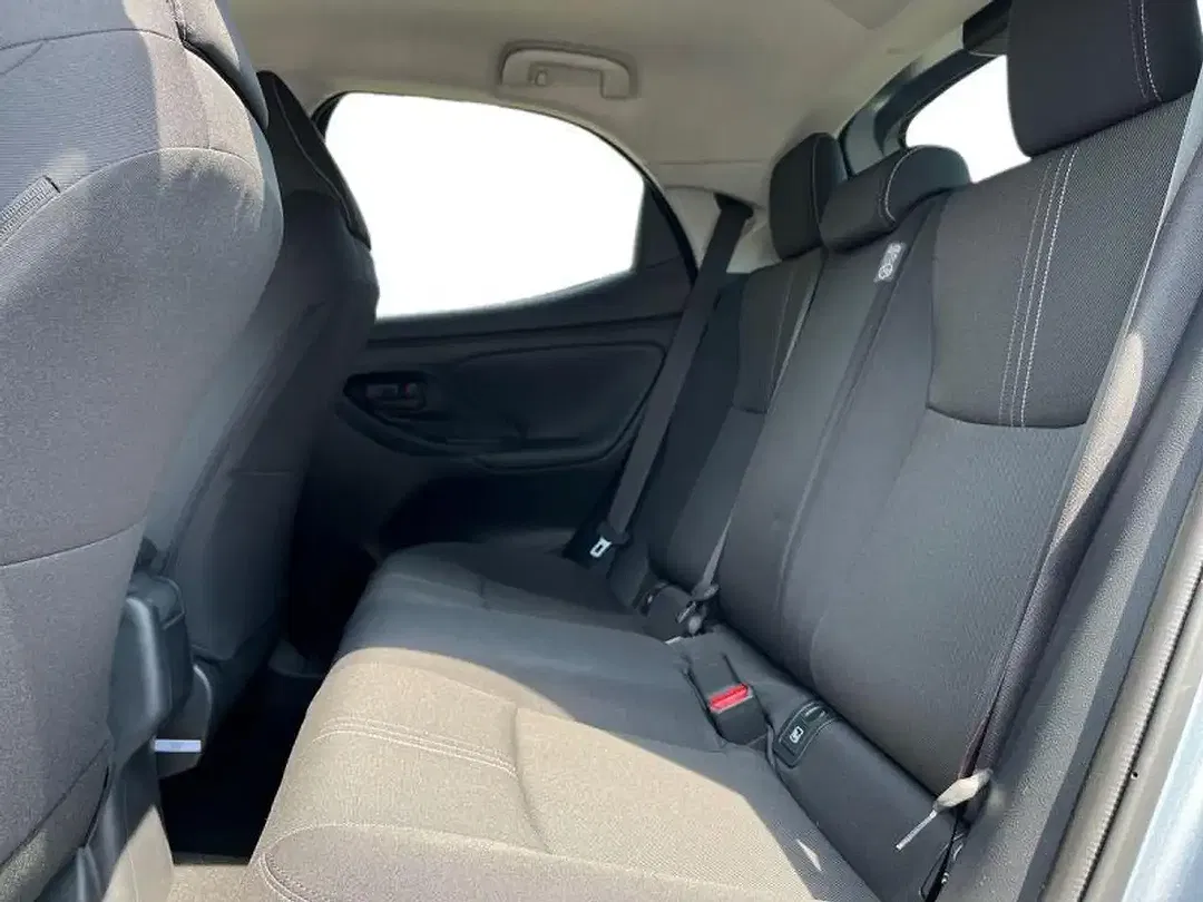 Toyota Yaris - Thumbnail 8