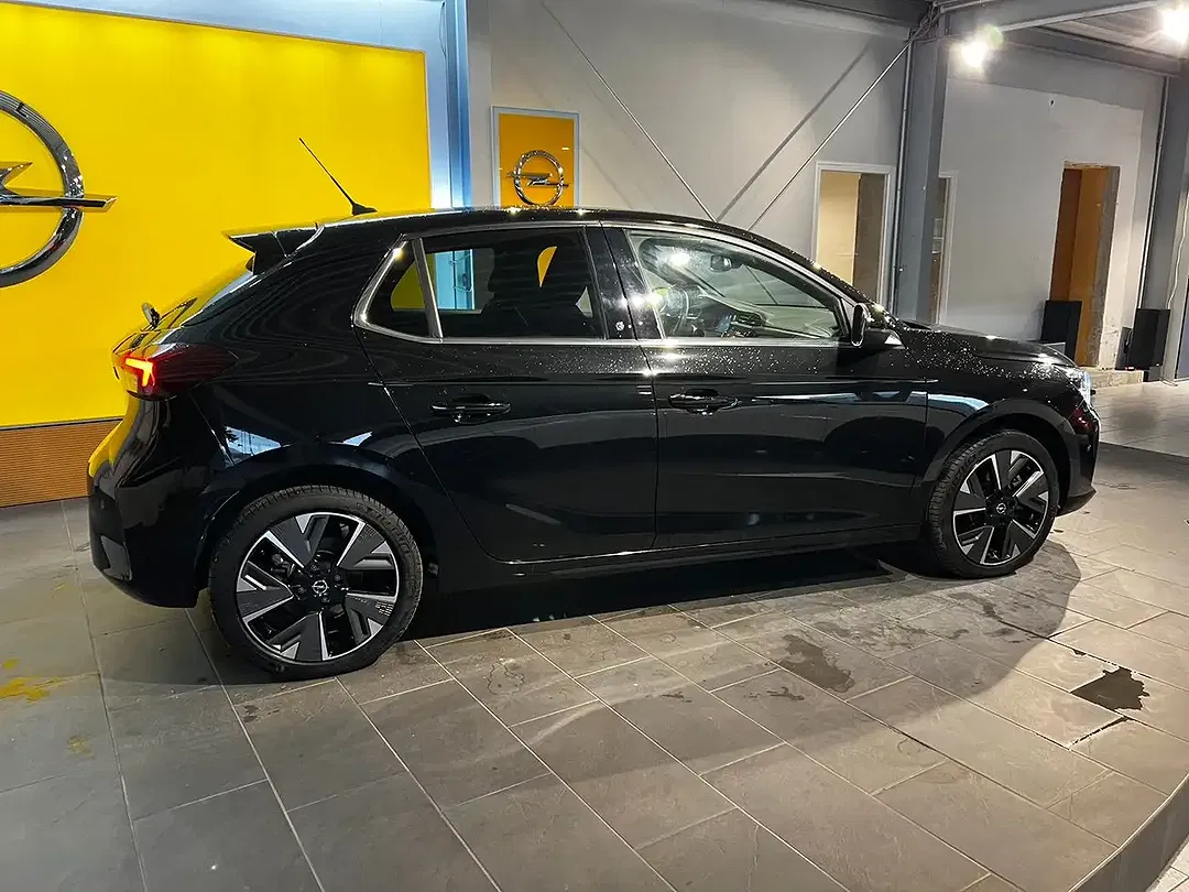 Opel Corsa - Thumbnail 2