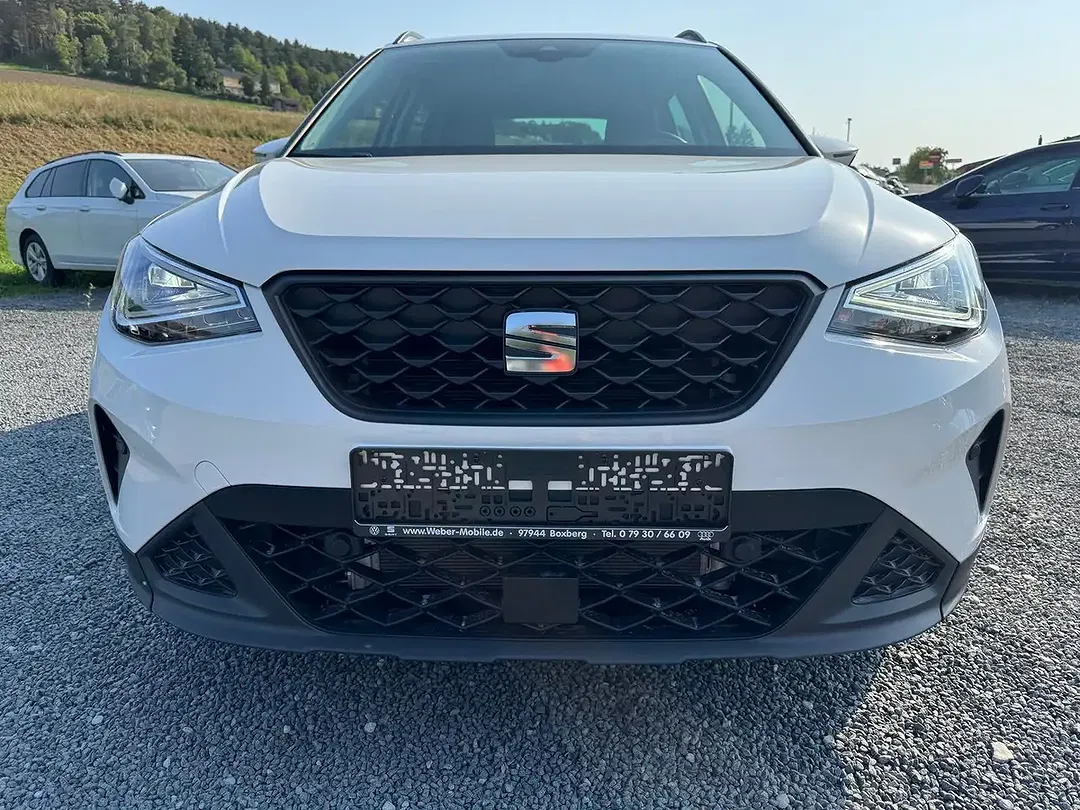 SEAT Arona - Thumbnail 2