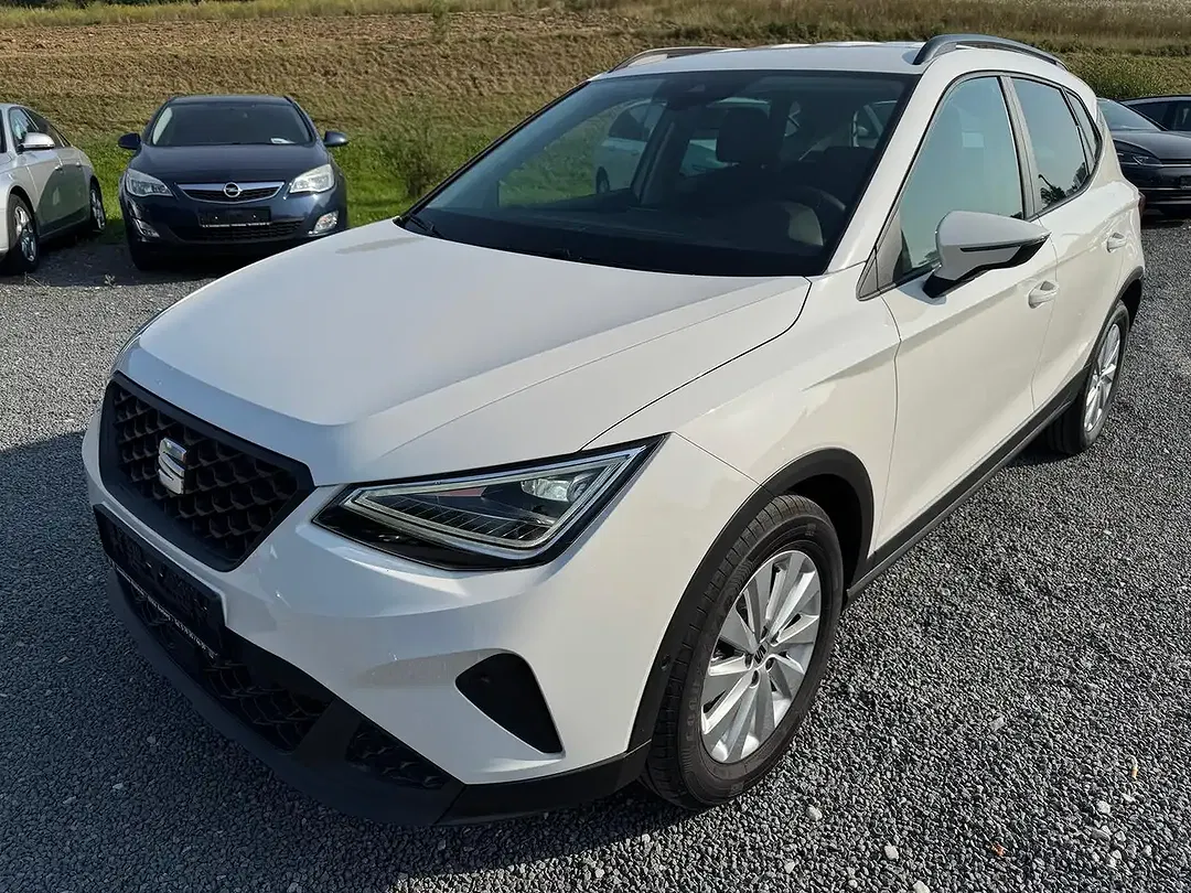 SEAT Arona - Thumbnail 3