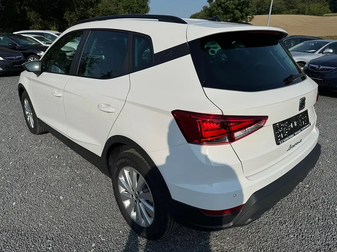 SEAT Arona - Thumbnail 4
