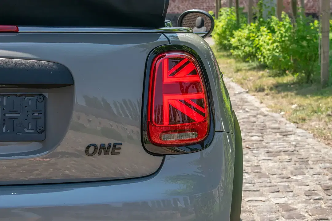 MINI One Cabrio - Thumbnail 9