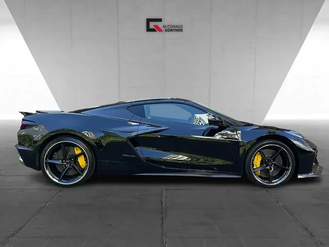 Corvette C8 - Thumbnail 4